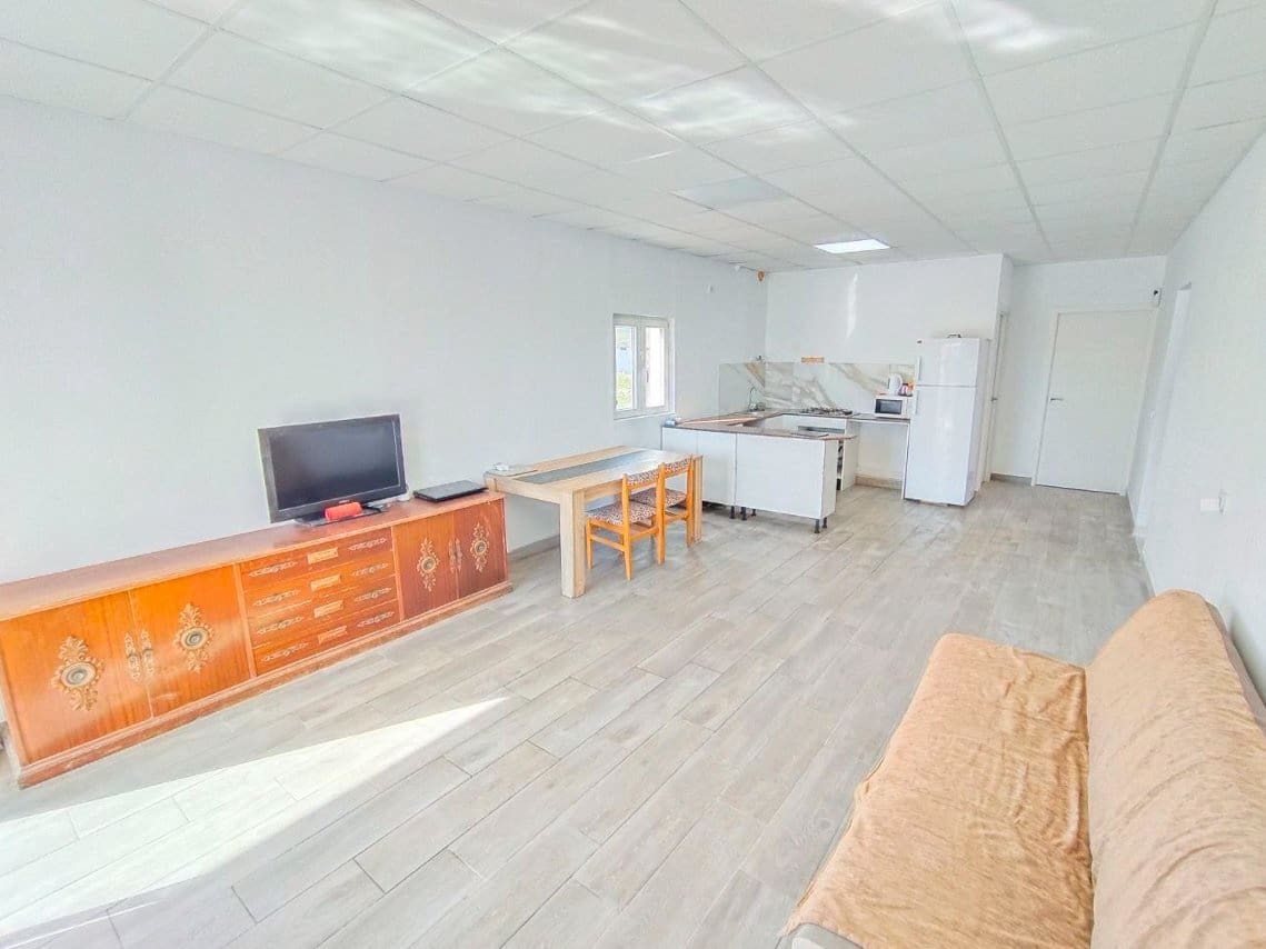 4 bedroom Villa for sale in Pinoso with pool - € 210,000 (Ref: 9795637)