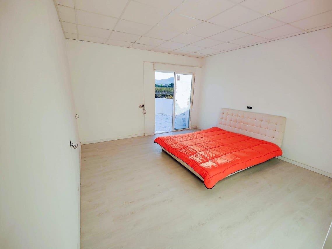 4 bedroom Villa for sale in Pinoso with pool - € 210,000 (Ref: 9795637)