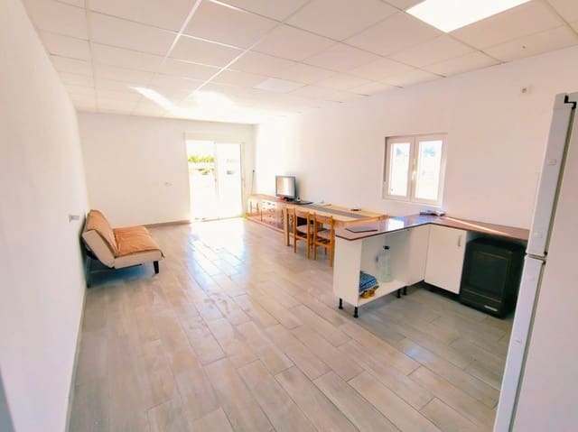 4 makuuhuone Huvila myytävänä paikassa Pinoso mukana uima-altaan - 210 000 € (Ref: 9795637)