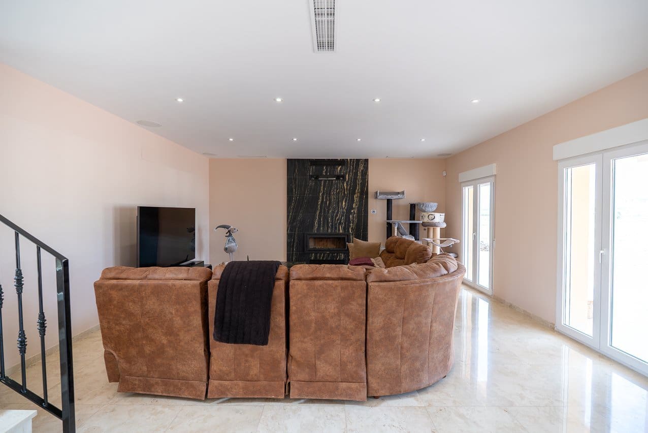 3 bedroom Villa for sale in Culebron with pool - € 995,000 (Ref: 9805589)