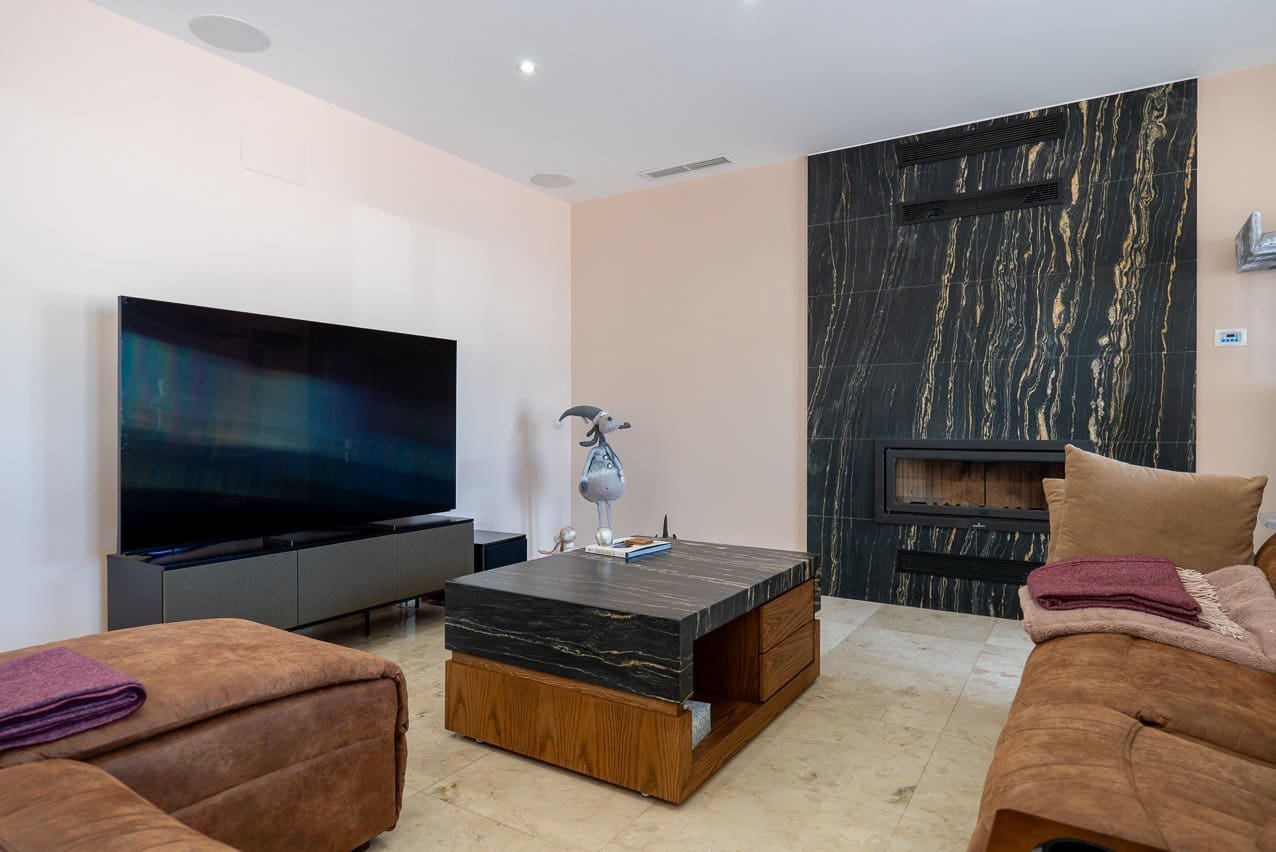 3 bedroom Villa for sale in Culebron with pool - € 995,000 (Ref: 9805589)