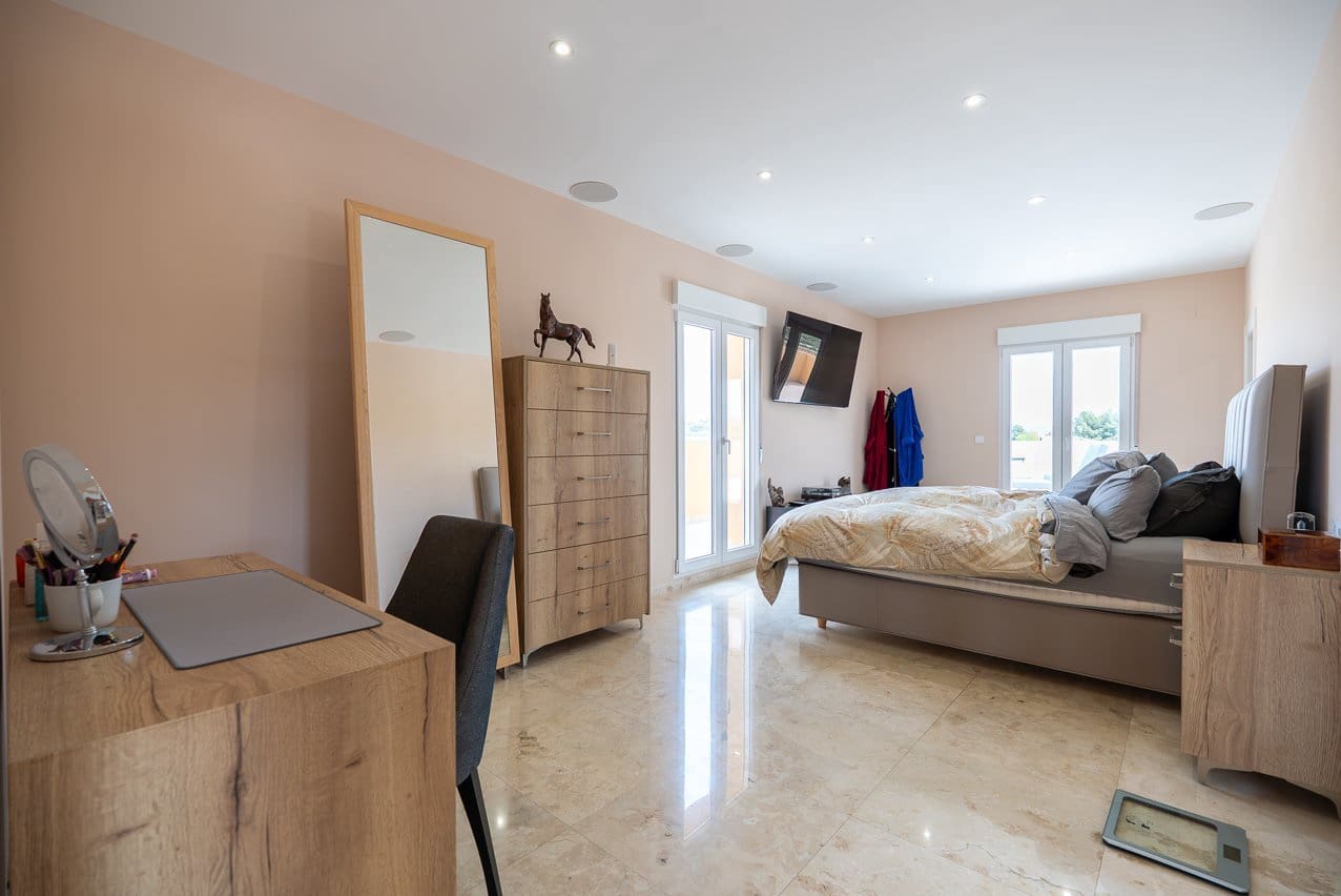 3 bedroom Villa for sale in Culebron with pool - € 995,000 (Ref: 9805589)