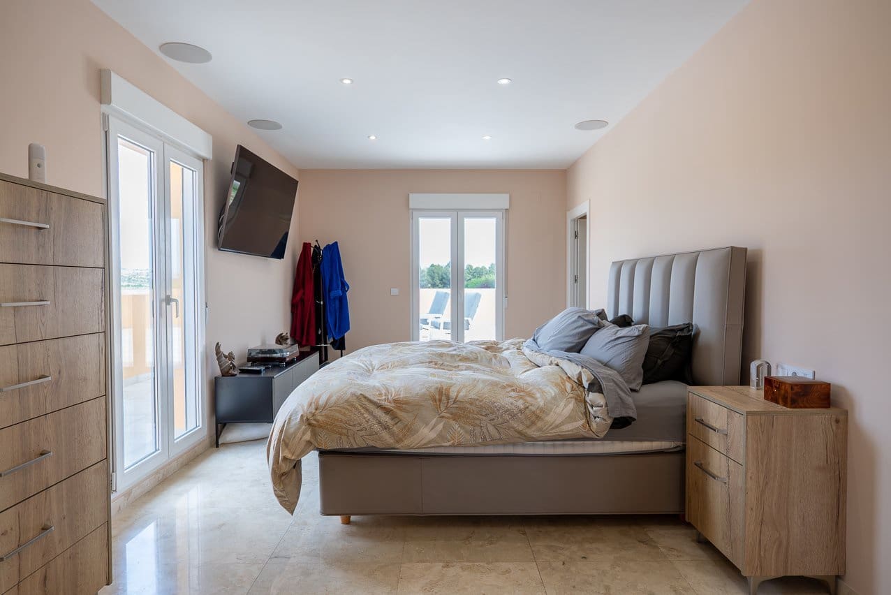 3 bedroom Villa for sale in Culebron with pool - € 995,000 (Ref: 9805589)