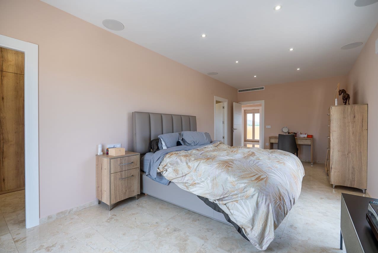 3 bedroom Villa for sale in Culebron with pool - € 995,000 (Ref: 9805589)