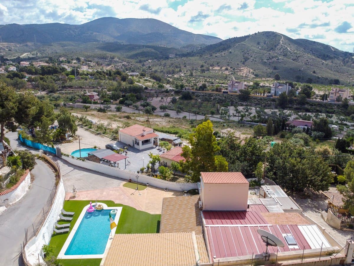 4 soveværelse Villa til salg i Elda med swimmingpool - € 399.950 (Ref: 9824581)