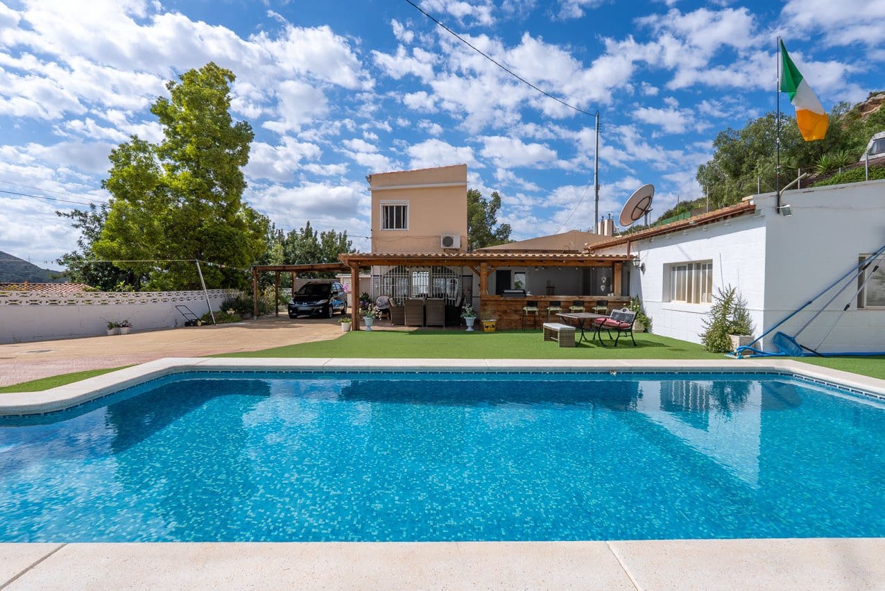4 soveværelse Villa til salg i Elda med swimmingpool - € 399.950 (Ref: 9824581)