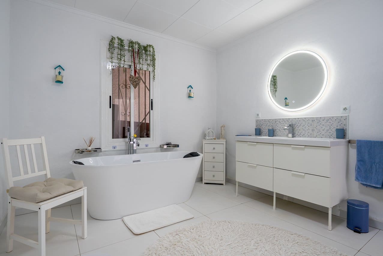 4 bedroom Villa for sale in Loma Bada with pool - € 384,950 (Ref: 9824581)