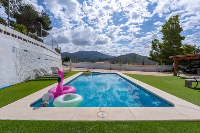 4 soverom Villa til salgs i Loma Bada, Petrel / Petrer med svømmebasseng - € 399 950 (Ref: 9824581)