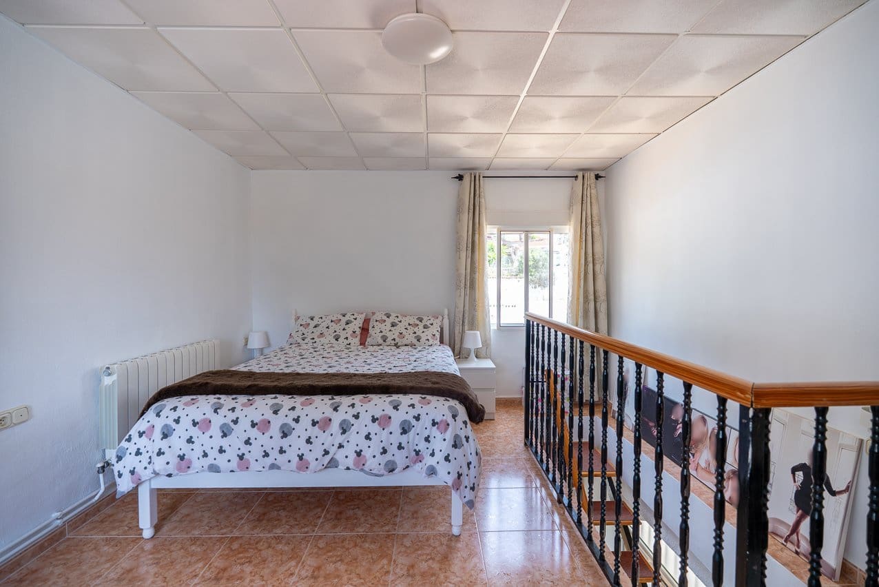 4 bedroom Villa for sale in Loma Bada with pool - € 384,950 (Ref: 9824581)