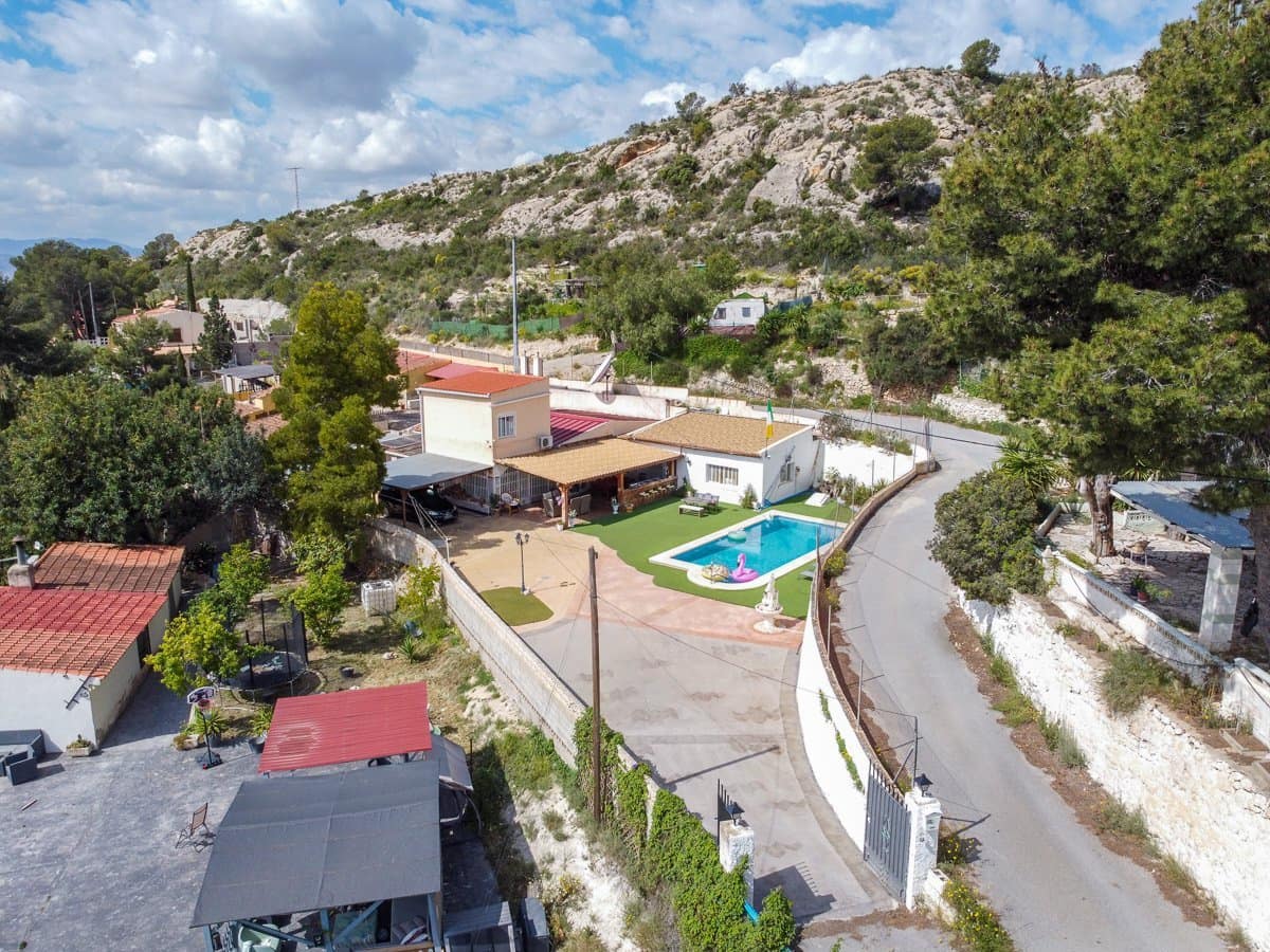 4 bedroom Villa for sale in Loma Bada with pool - € 384,950 (Ref: 9824581)