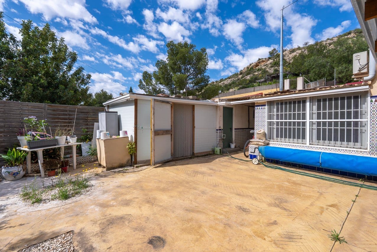 4 bedroom Villa for sale in Loma Bada with pool - € 384,950 (Ref: 9824581)