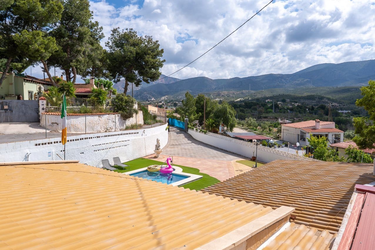 4 bedroom Villa for sale in Loma Bada with pool - € 384,950 (Ref: 9824581)