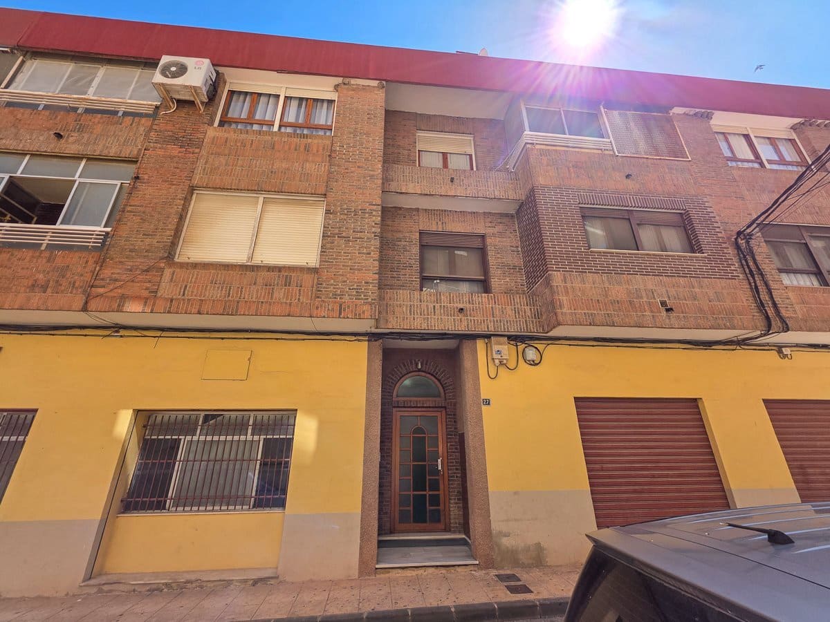 4 chambre Appartement à vendre à Pinoso avec piscine - 118 000 € (Ref: 9854448)
