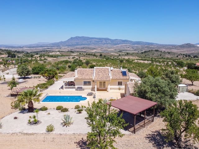 3 soveværelse Villa til salg i La Zarza, Pinoso med swimmingpool - € 460.000 (Ref: 9866204)
