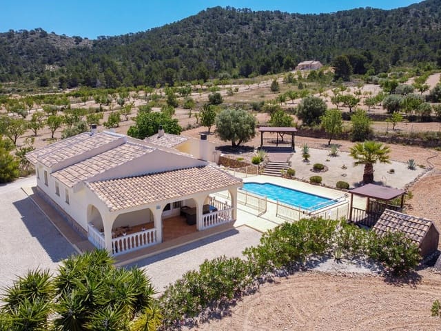 3 soveværelse Villa til salg i La Zarza, Pinoso med swimmingpool - € 460.000 (Ref: 9866204)
