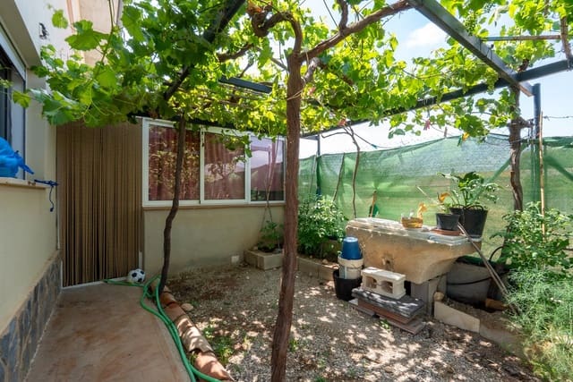 4 bedroom Villa for sale in Jumilla with pool - € 225,000 (Ref: 9902258)