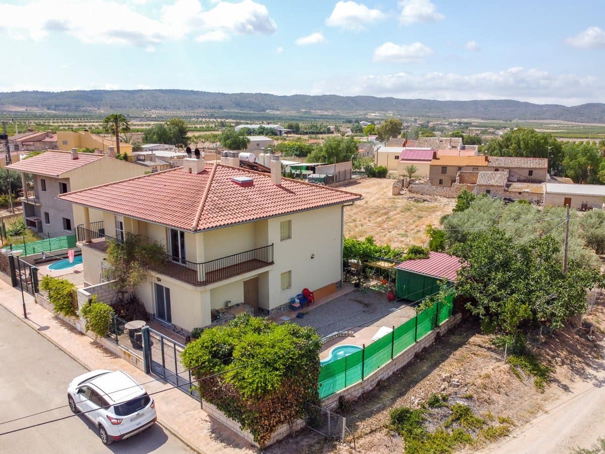 4 bedroom Villa for sale in Jumilla with pool - € 225,000 (Ref: 9902258)