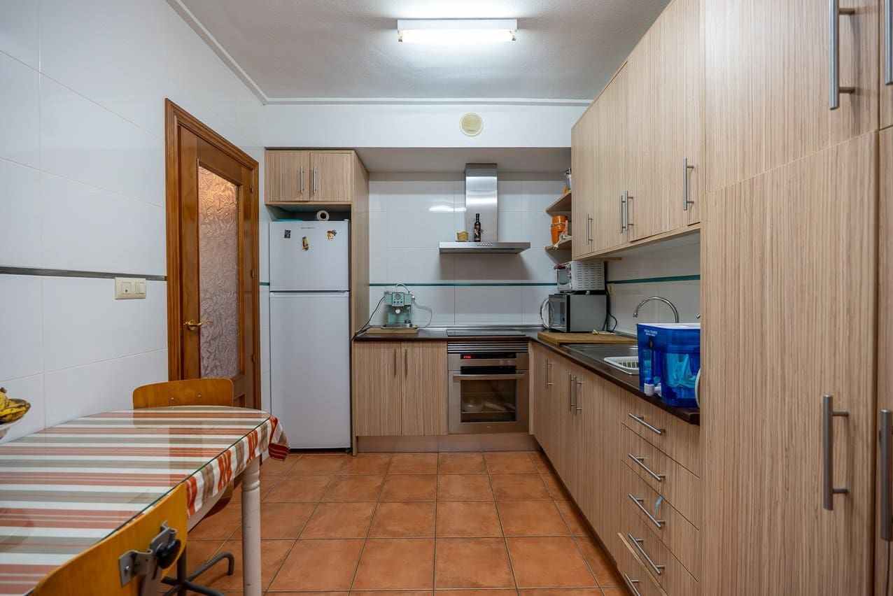 4 bedroom Villa for sale in Jumilla with pool - € 225,000 (Ref: 9902258)