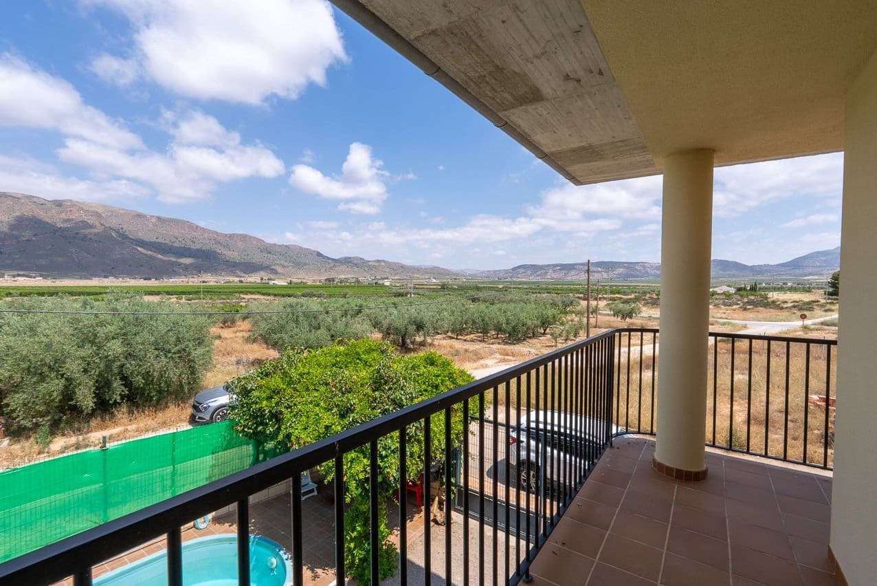 4 bedroom Villa for sale in Jumilla with pool - € 225,000 (Ref: 9902258)