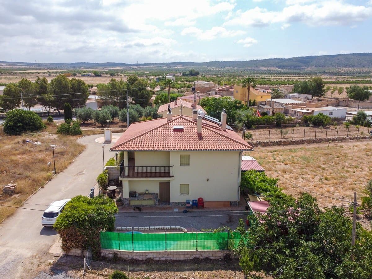 4 bedroom Villa for sale in Jumilla with pool - € 225,000 (Ref: 9902258)