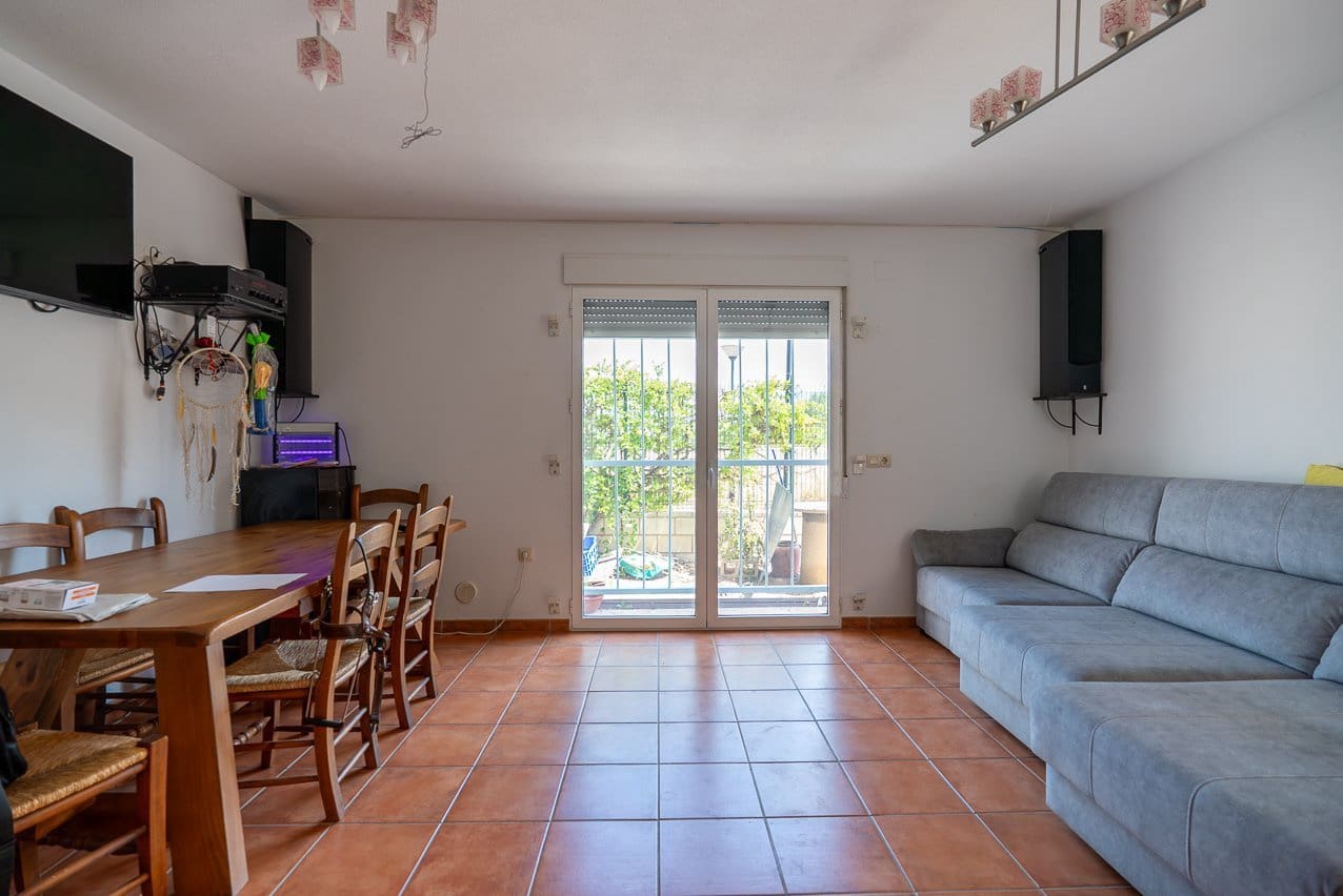 4 bedroom Villa for sale in Jumilla with pool - € 225,000 (Ref: 9902259)