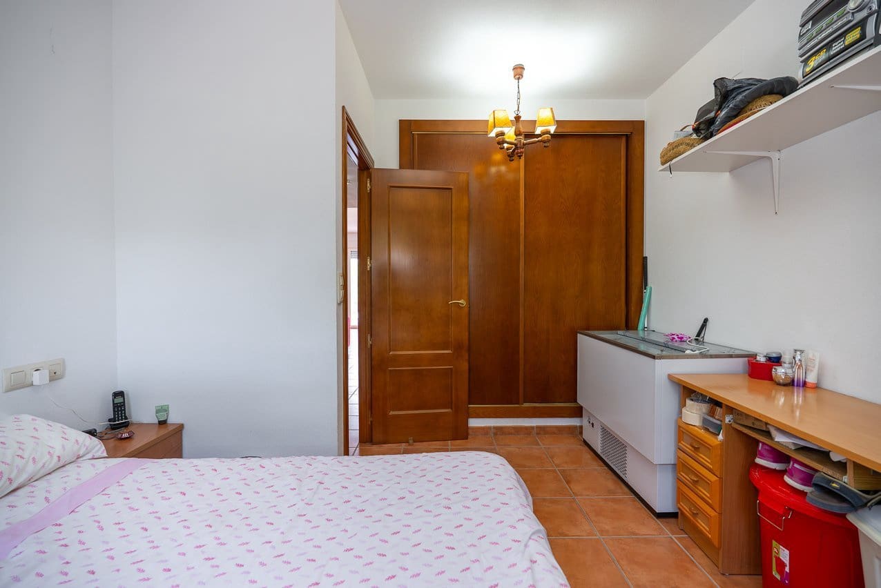 4 bedroom Villa for sale in Jumilla with pool - € 225,000 (Ref: 9902259)