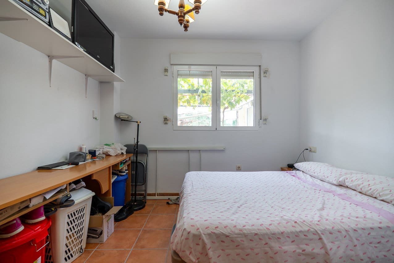 4 bedroom Villa for sale in Jumilla with pool - € 225,000 (Ref: 9902259)