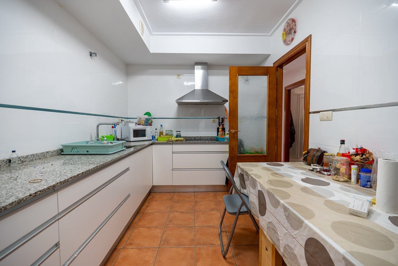 4 bedroom Villa for sale in Jumilla with pool - € 225,000 (Ref: 9902259)