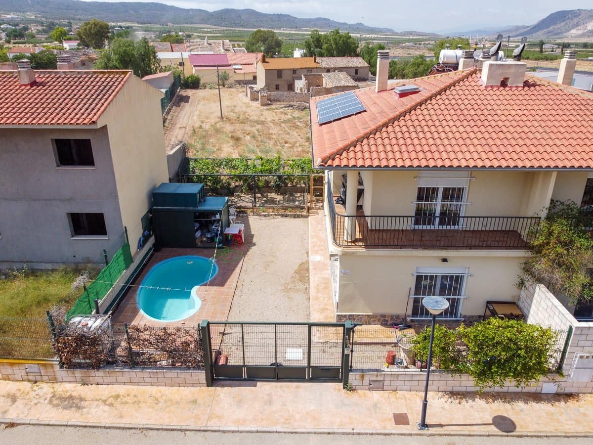 4 bedroom Villa for sale in Jumilla with pool - € 225,000 (Ref: 9902259)
