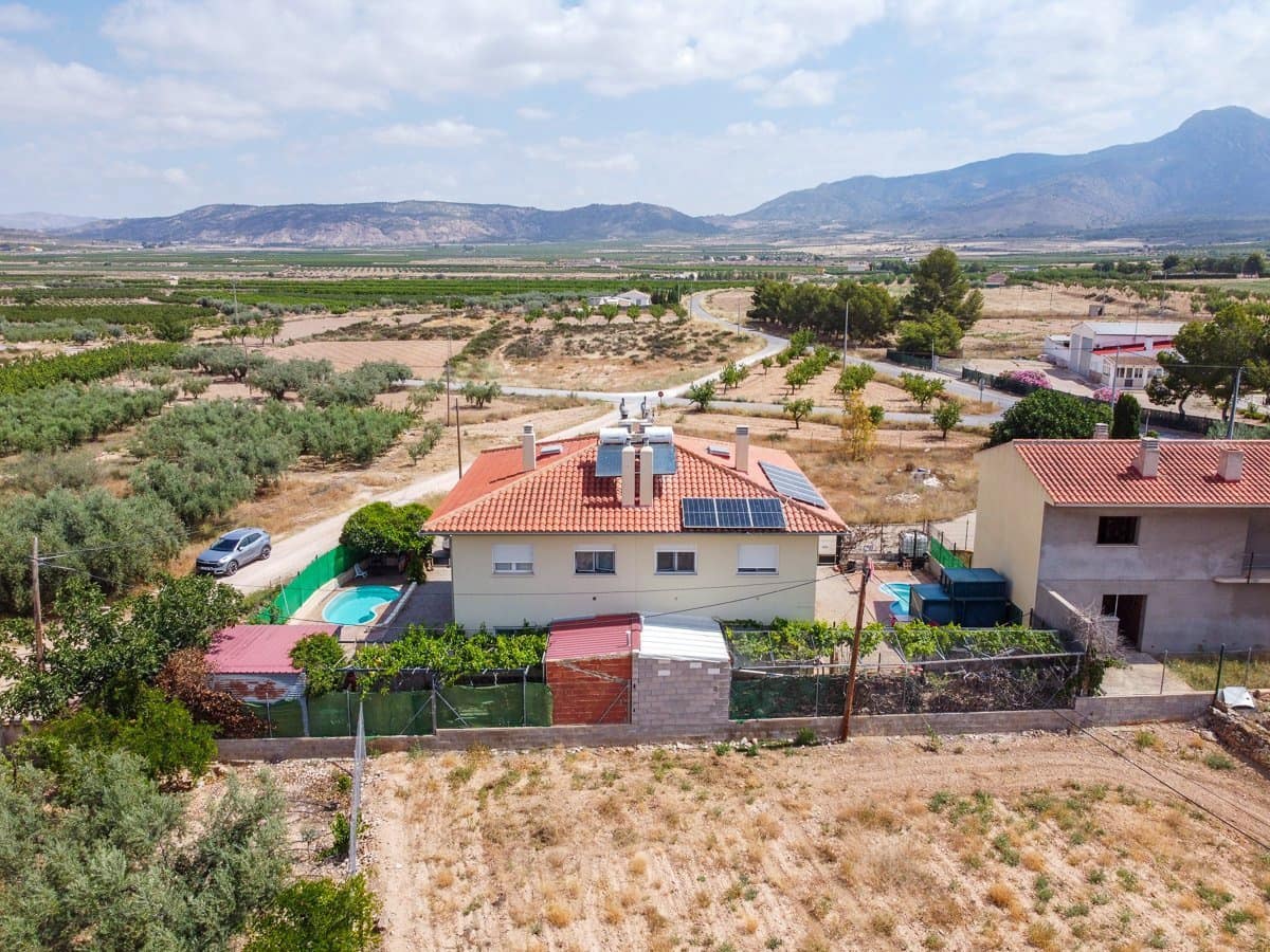 4 bedroom Villa for sale in Jumilla with pool - € 225,000 (Ref: 9902259)