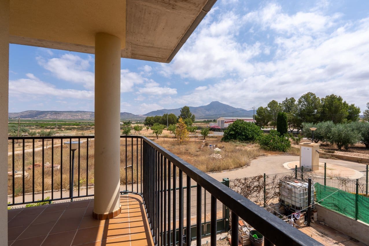 4 bedroom Villa for sale in Jumilla with pool - € 225,000 (Ref: 9902259)