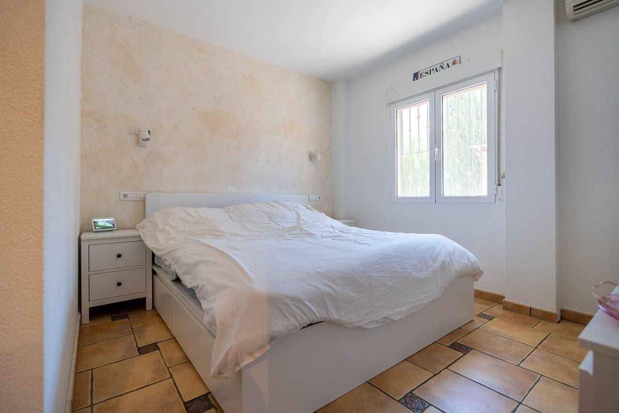 4 bedroom Villa for sale in Pinoso with pool - € 449,999 (Ref: 9909844)