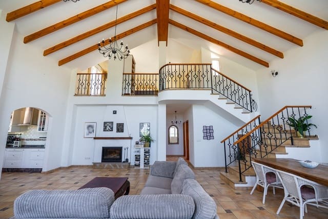 4 sovrum Villa till salu i Pinoso med pool - 449 999 € (Ref: 9909844)