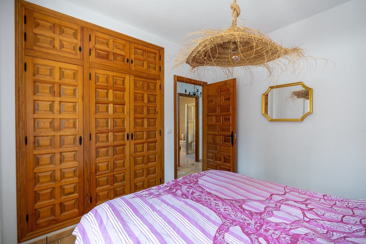 4 bedroom Villa for sale in Pinoso with pool - € 449,999 (Ref: 9909844)