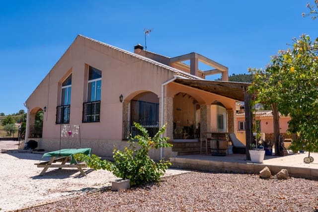4 sovrum Villa till salu i Pinoso med pool - 449 999 € (Ref: 9909844)