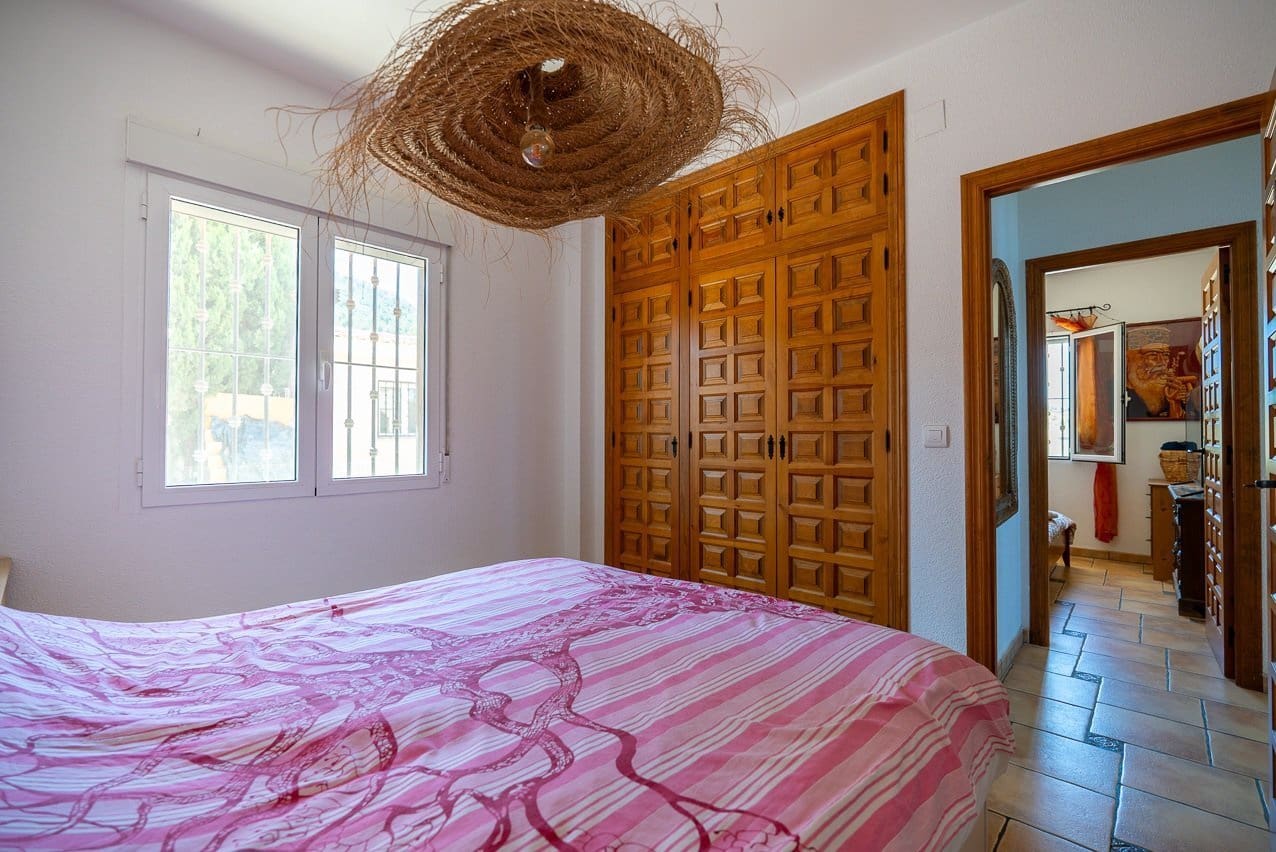 4 bedroom Villa for sale in Pinoso with pool - € 449,999 (Ref: 9909844)