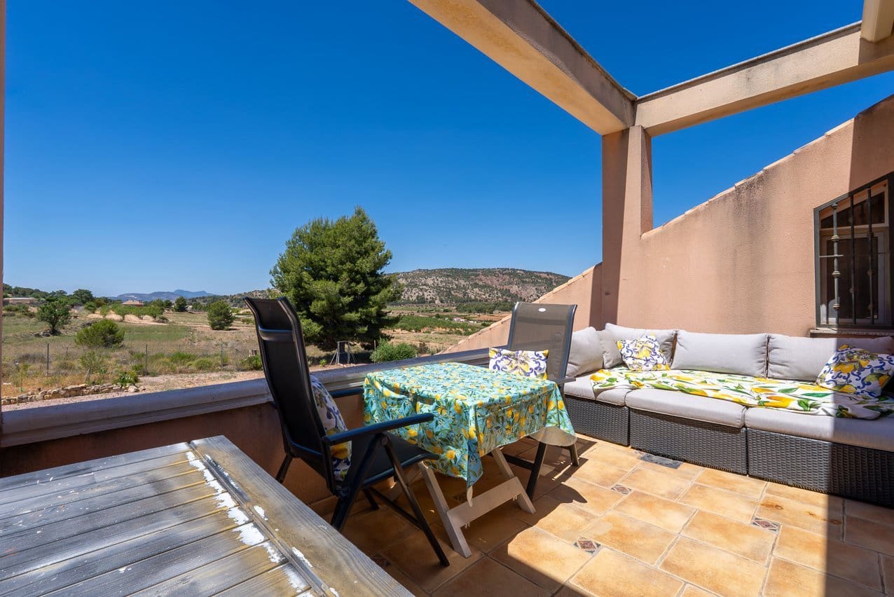 4 bedroom Villa for sale in Pinoso with pool - € 449,999 (Ref: 9909844)