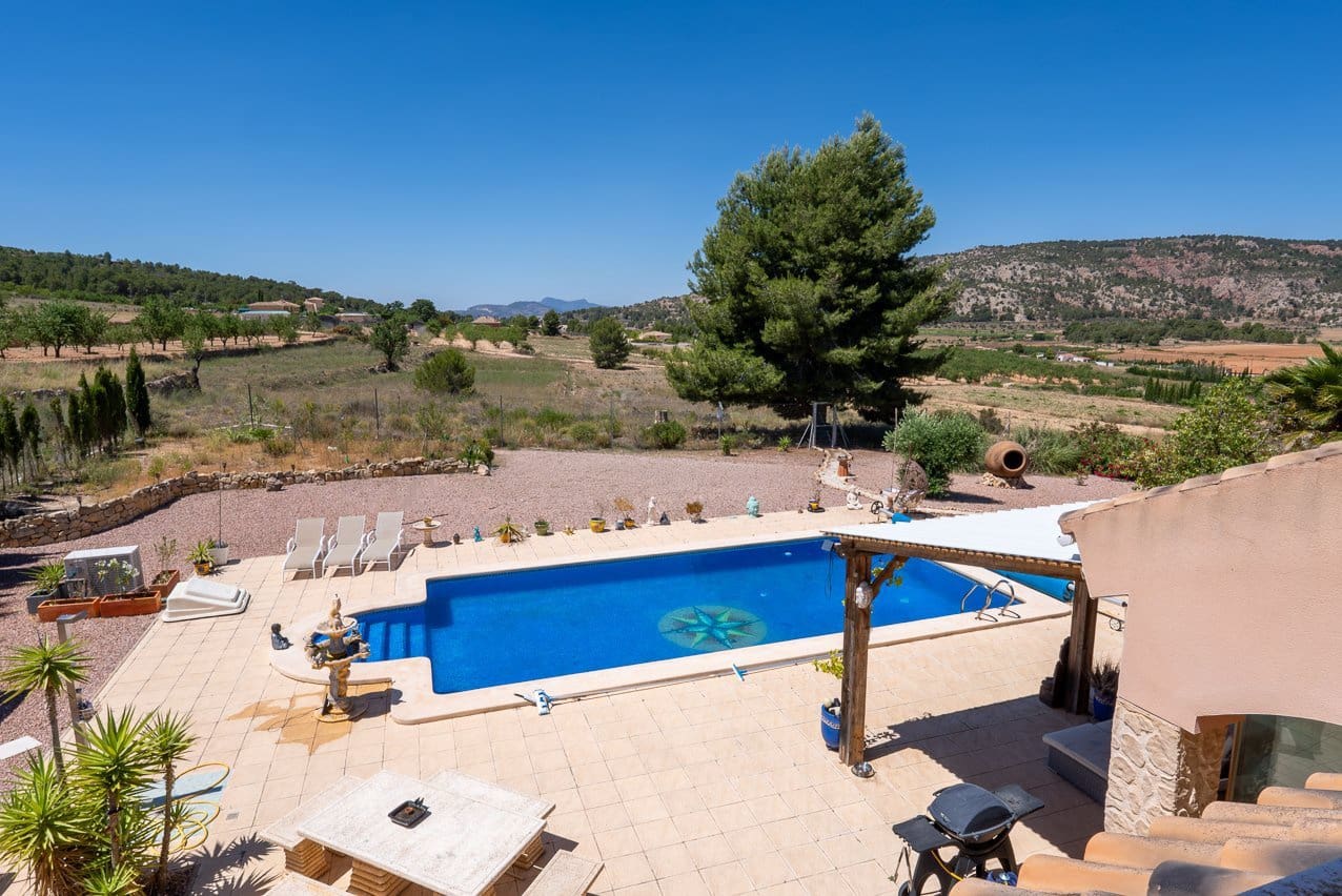 4 bedroom Villa for sale in Pinoso with pool - € 449,999 (Ref: 9909844)