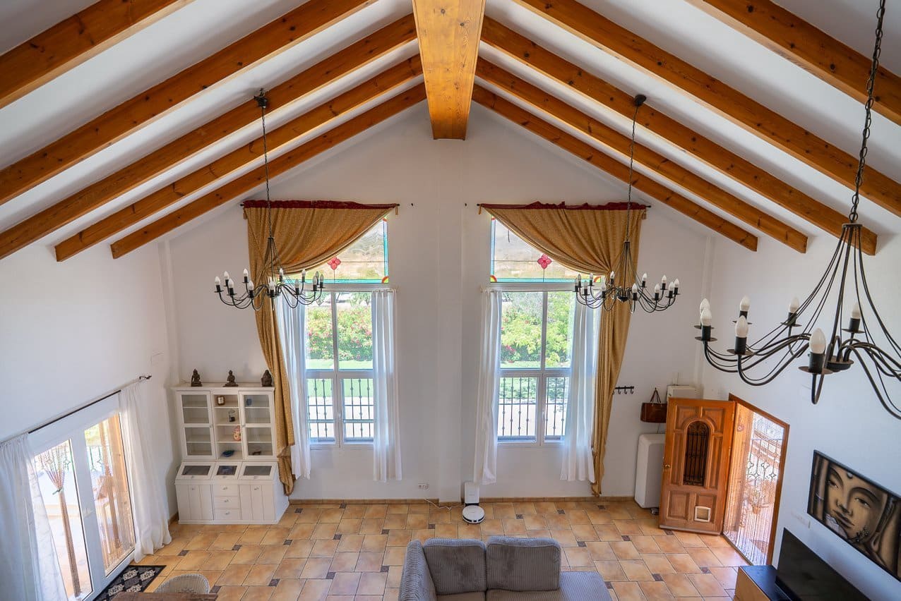 4 bedroom Villa for sale in Pinoso with pool - € 449,999 (Ref: 9909844)