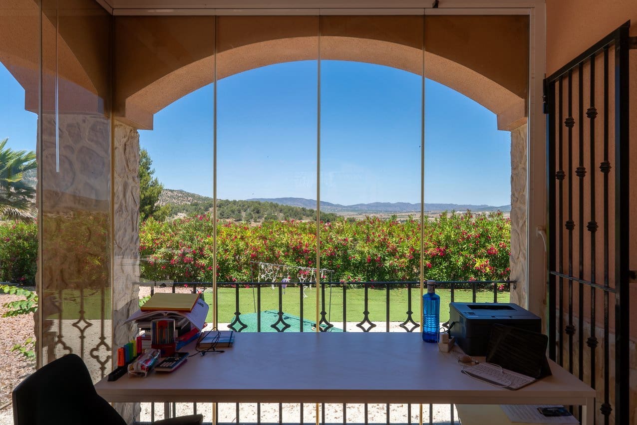4 bedroom Villa for sale in Pinoso with pool - € 449,999 (Ref: 9909844)