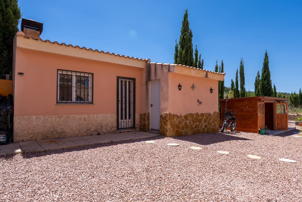 4 bedroom Villa for sale in Pinoso with pool - € 449,999 (Ref: 9909844)