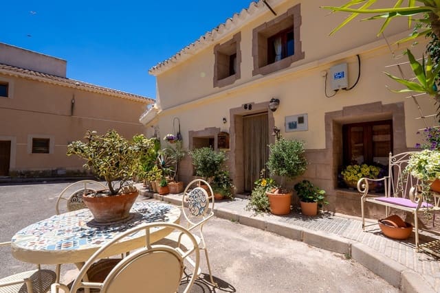 3 sovrum Finca/Hus på landet till salu i Ubeda, Pinoso med pool - 195 000 € (Ref: 9912249)