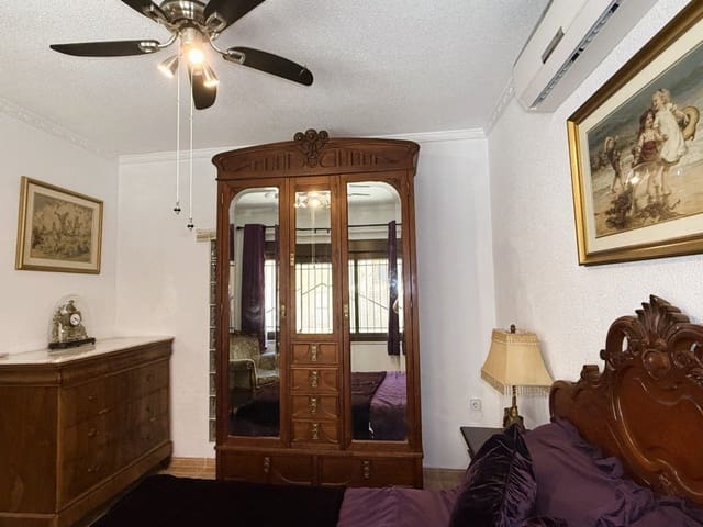 6 Zimmer Haus zu verkaufen in Pinoso mit Pool - 325.000 € (Ref: 9919102)
