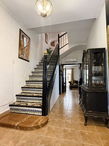 6 Zimmer Haus zu verkaufen in Pinoso mit Pool - 325.000 € (Ref: 9919102)