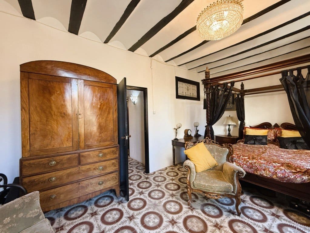 6 quarto Casa em Banda para venda em Pinoso com piscina - 325 000 € (Ref: 9919102)