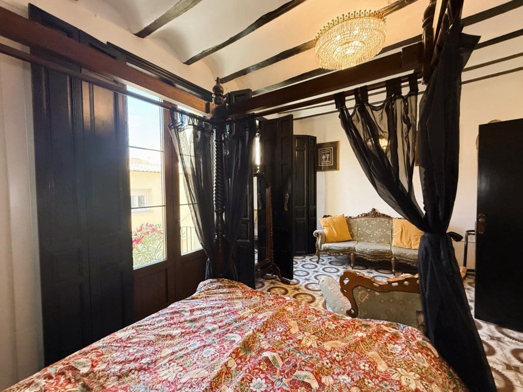 6 quarto Casa em Banda para venda em Pinoso com piscina - 325 000 € (Ref: 9919102)
