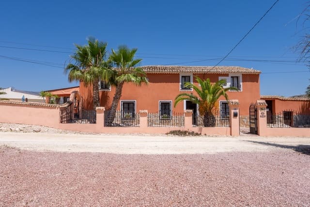 5 sypialnia Willa na sprzedaż w La Romana z basenem - 545 000 € (Ref: 9935135)