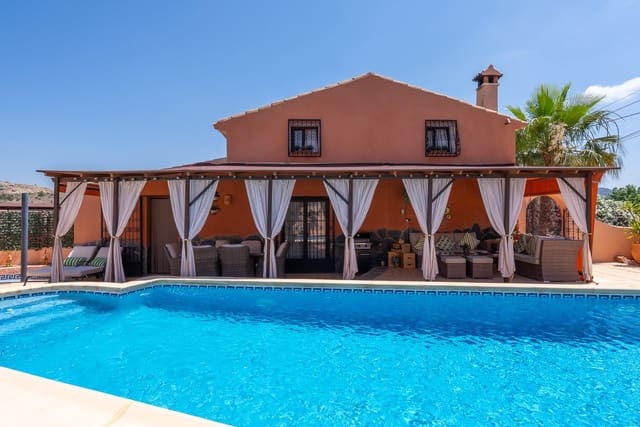 5 sypialnia Willa na sprzedaż w La Romana z basenem - 545 000 € (Ref: 9935135)