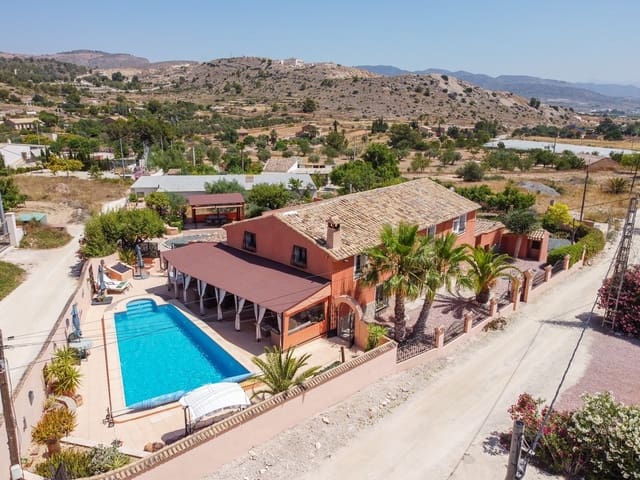 5 sypialnia Willa na sprzedaż w La Romana z basenem - 545 000 € (Ref: 9935135)