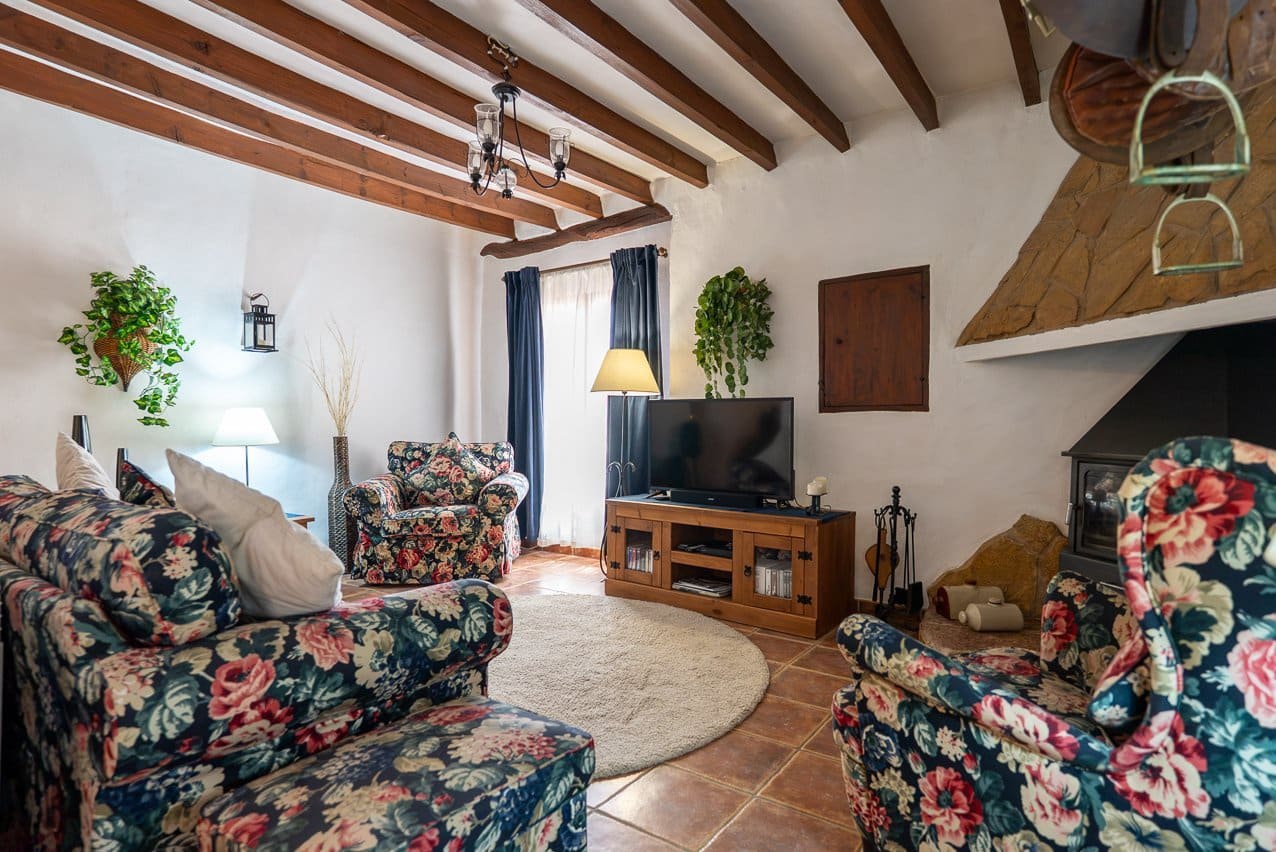 5 bedroom Villa for sale in La Romana with pool - € 545,000 (Ref: 9935135)